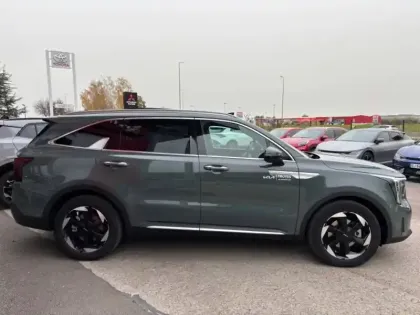 Photo 3 Kia Sorento  1.6 T-GDi 215ch HEV Premium 7 places