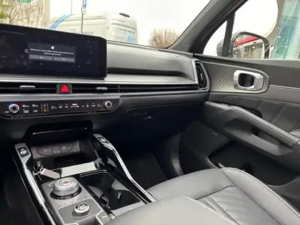 Photo 14 Kia Sorento  1.6 T-GDi 215ch HEV Premium 7 places