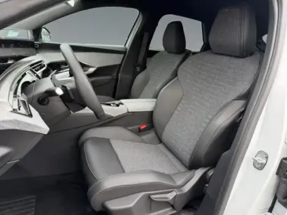 Photo 38 Peugeot 3008  1.2 Hybrid 136ch Allure e-DCS6