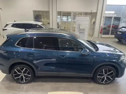 Photo 7 Volkswagen Tiguan  1.5 eHybrid 204ch Elegance DSG6