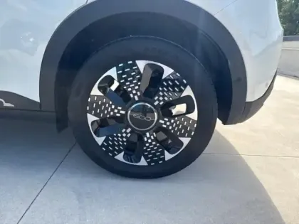 Photo 10 Fiat 600  1.2 Hybrid 100ch La Prima DCT6