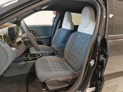 Photo 8 Fiat Grande Panda  Electrique 113ch La Prima