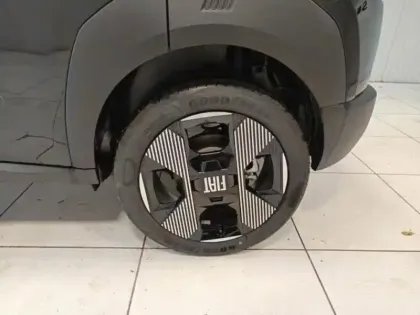 Photo 10 Fiat Grande Panda  Electrique 113ch La Prima