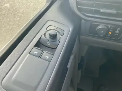 Photo 5 Ford Transit Custom Fg 320 L1H1 Electrique 160 kW 218ch Trend