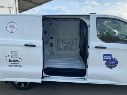 Photo 8 Ford Transit Custom Fg 320 L1H1 Electrique 160 kW 218ch Trend