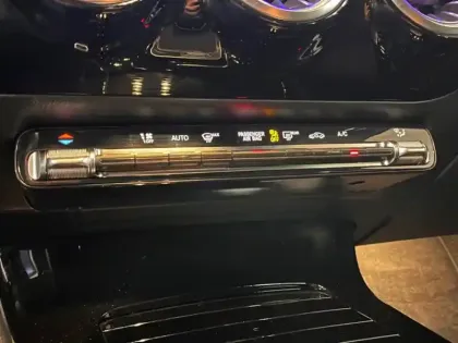 Photo 12 Mercedes Classe A 180 AMG Line