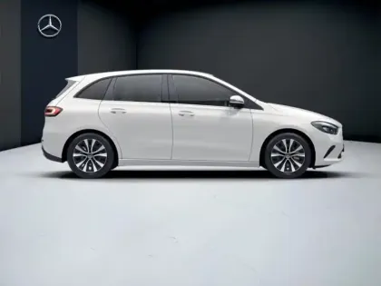 Photo 5 Mercedes Classe B 180 Style Line Edition Pack