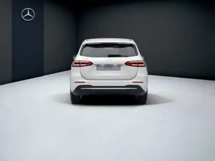 Photo 3 Mercedes Classe B 180 Style Line Edition Pack