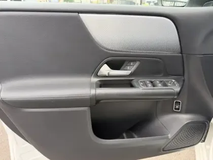 Photo 59 Mercedes Classe B 180 Style Line Edition Pack