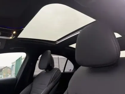 Photo 15 Mercedes Classe C Berline 200 AMG line