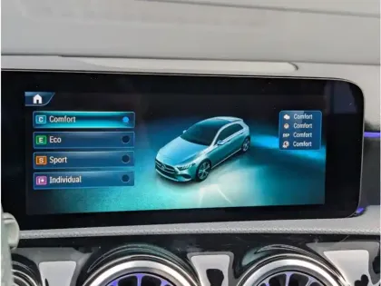 Photo 30 Mercedes Classe A 200 d AMG LINE TO SIEGES CONDUCTEUR ET PASSAGER