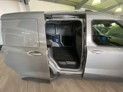 Photo 8 Ford Transit Courier Fourgonnette 1.0 EcoBoost 125ch Active DCT7