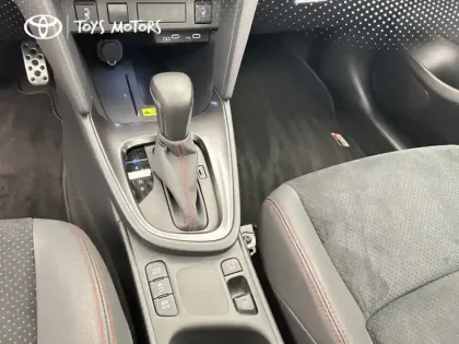 Photo 15 Toyota Yaris Hybride 130h GR Sport