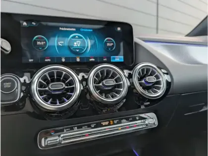 Photo 22 Mercedes EQA 350 4MATIC AMG LINE TO CAMERA 360° HUD SIEGES AVAN