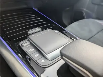 Photo 21 Mercedes EQA 350 4MATIC AMG LINE TO CAMERA 360° HUD SIEGES AVAN