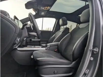 Photo 13 Mercedes EQA 350 4MATIC AMG LINE TO CAMERA 360° HUD SIEGES AVAN