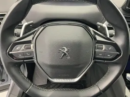 Photo 18 Peugeot 3008  Hybrid 225 e-EAT8 Allure