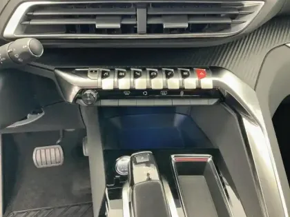 Photo 12 Peugeot 3008  Hybrid 225 e-EAT8 Allure