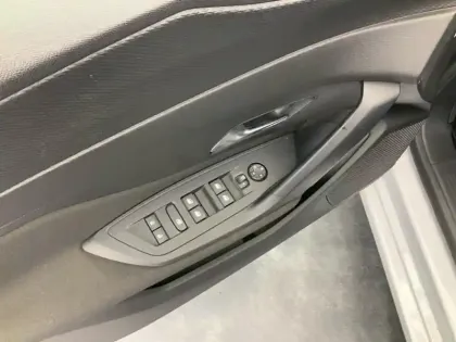 Photo 19 Peugeot 308  PureTech 130ch S&S BVM6 Active Pack