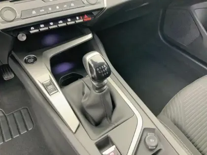 Photo 23 Peugeot 308  PureTech 130ch S&S BVM6 Active Pack