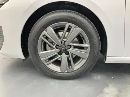 Photo 14 Peugeot 308  PureTech 130ch S&S BVM6 Active Pack