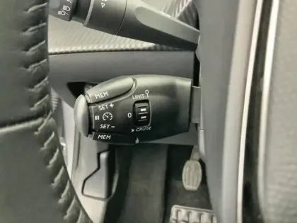 Photo 17 Peugeot 208  PureTech 100 S&S BVM6 Style