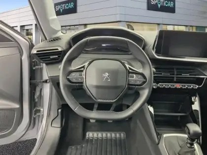 Photo 11 Peugeot 208  PureTech 100 S&S BVM6 Style