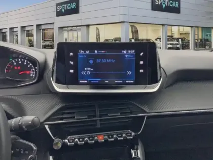 Photo 21 Peugeot 208  PureTech 100 S&S BVM6 Style