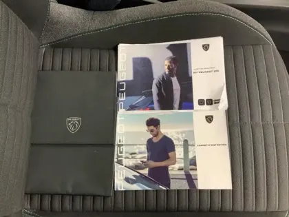 Photo 15 Peugeot 208  PureTech 100 S&S BVM6 Style