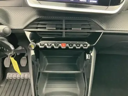 Photo 12 Peugeot 208  PureTech 100 S&S BVM6 Style