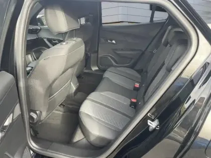 Photo 22 Peugeot 2008  Hybrid 136 e-DCS6 Allure