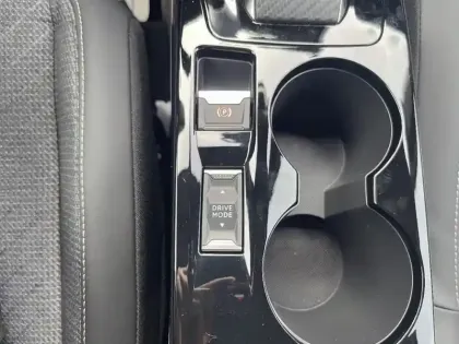 Photo 6 Peugeot 2008  Hybrid 136 e-DCS6 Allure