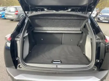 Photo 7 Peugeot 2008  Hybrid 136 e-DCS6 Allure