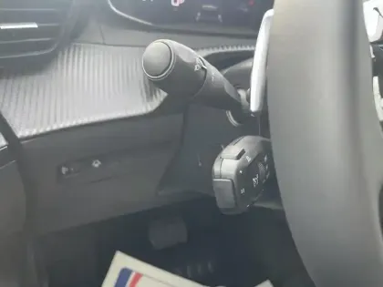 Photo 16 Peugeot 2008  Hybrid 136 e-DCS6 Allure