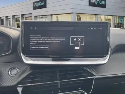 Photo 21 Peugeot 2008  Hybrid 136 e-DCS6 Allure