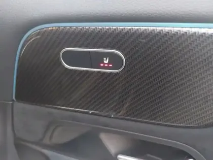 Photo 14 Mercedes GLA 250 e Hybrid EQ AMG Line