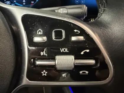 Photo 18 Mercedes GLA 200 Progressive Line Apple CarPlay Full Led Toit