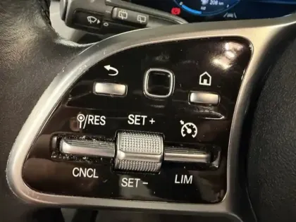 Photo 19 Mercedes GLA 200 Progressive Line Apple CarPlay Full Led Toit