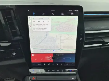 Photo 3 Renault Austral 1.2 E-Tech full hybrid 200ch Iconic esprit Alpine- 24