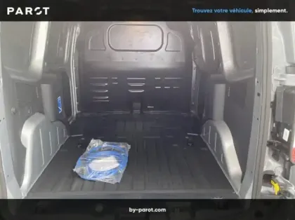 Photo 10 Ford Transit Courier Fourgonnette Electrique 100 kW 136ch Limited