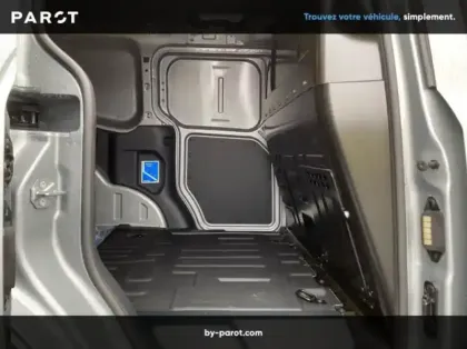 Photo 8 Ford Transit Courier Fourgonnette Electrique 100 kW 136ch Limited