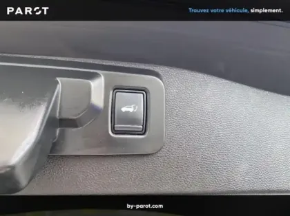 Photo 18 Renault Austral 1.2 E-Tech full hybrid 200ch Iconic- 24