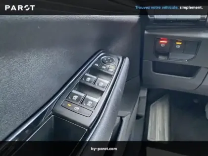 Photo 5 Renault Austral 1.2 E-Tech full hybrid 200ch Iconic- 24