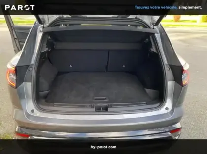 Photo 10 Renault Austral 1.2 E-Tech full hybrid 200ch Iconic- 24