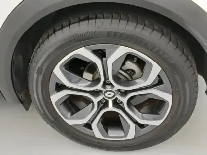 Photo 9 Renault Captur  1.6 E-Tech hybride 145ch Techno Fast Track