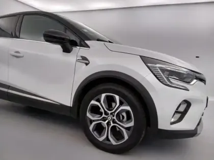 Photo 10 Renault Captur  1.6 E-Tech hybride 145ch Techno Fast Track