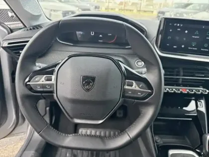 Photo 11 Peugeot 208  1.2 PureTech 100ch S&S Allure