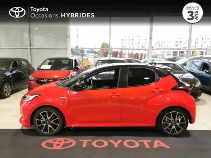 Photo 2 Toyota Yaris  116h Première 5p
