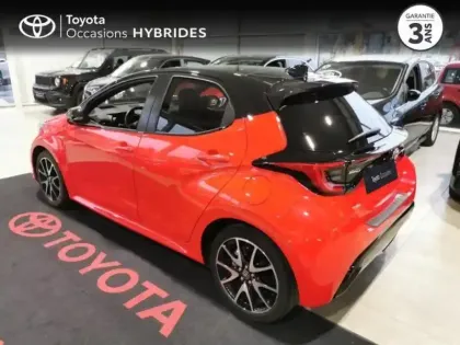 Photo 4 Toyota Yaris  116h Première 5p
