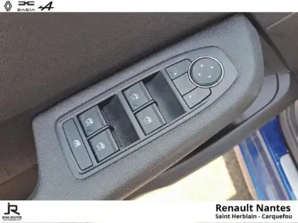 Photo 6 Renault Clio  1.6 E-Tech hybride 140ch Limited -21N